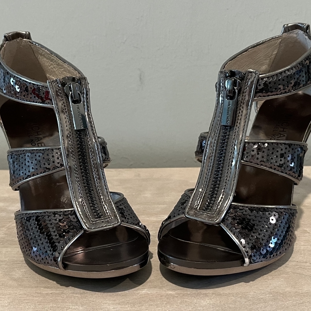 Michael Kors Berkley T-Strap in Gunmetal Sequins. Size 5M Like New Condi… - Picture 11 of 16